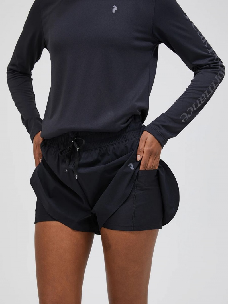 Peak Performance Light Women's Shorts Black | UGL97-024