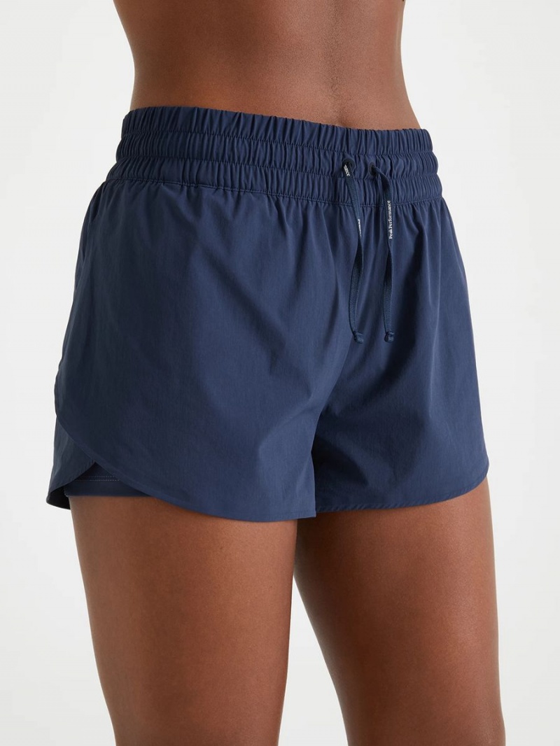 Peak Performance Light Women's Shorts Navy | YCC52-776