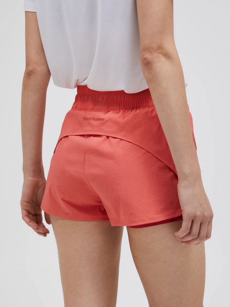 Peak Performance Light Women's Shorts Pink | ALG52-502