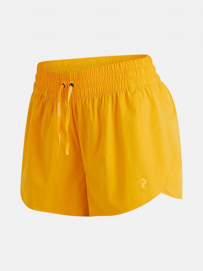 Peak Performance Light Women's Shorts Yellow | DAZ78-456