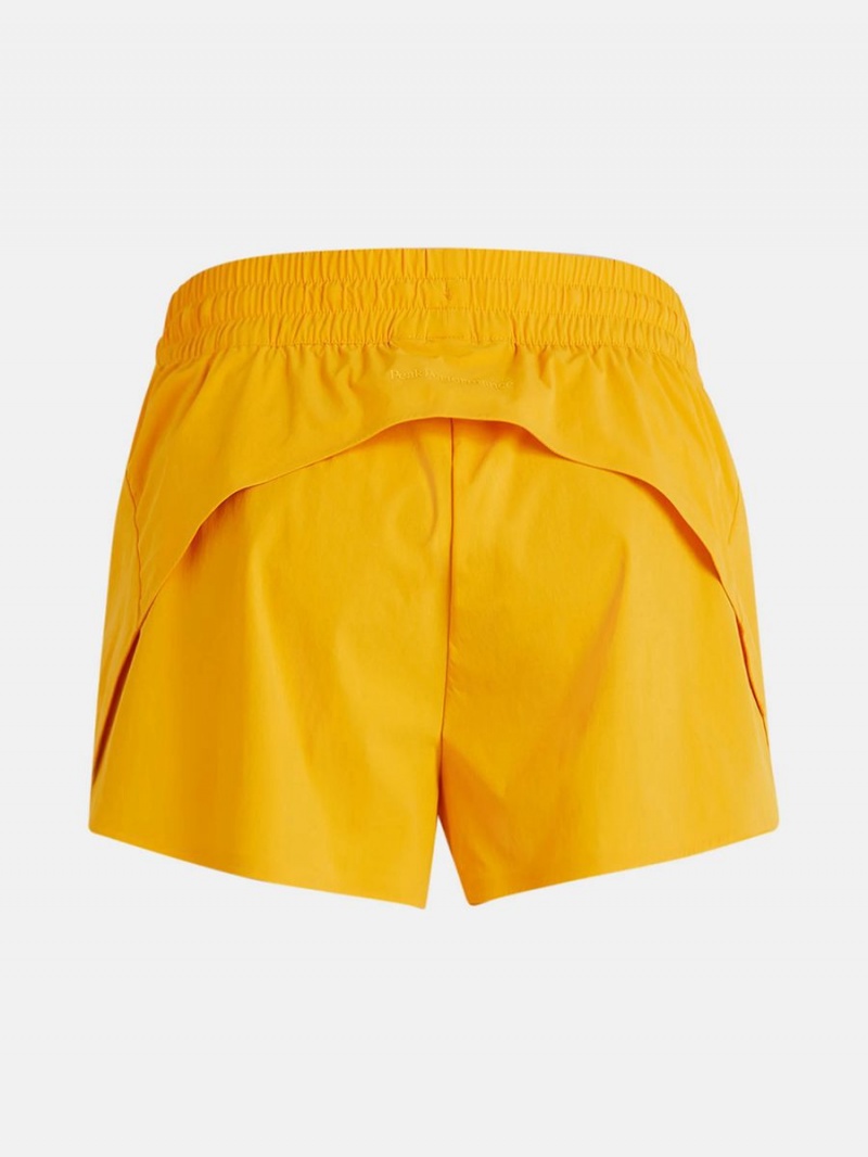 Peak Performance Light Women's Shorts Yellow | DAZ78-456